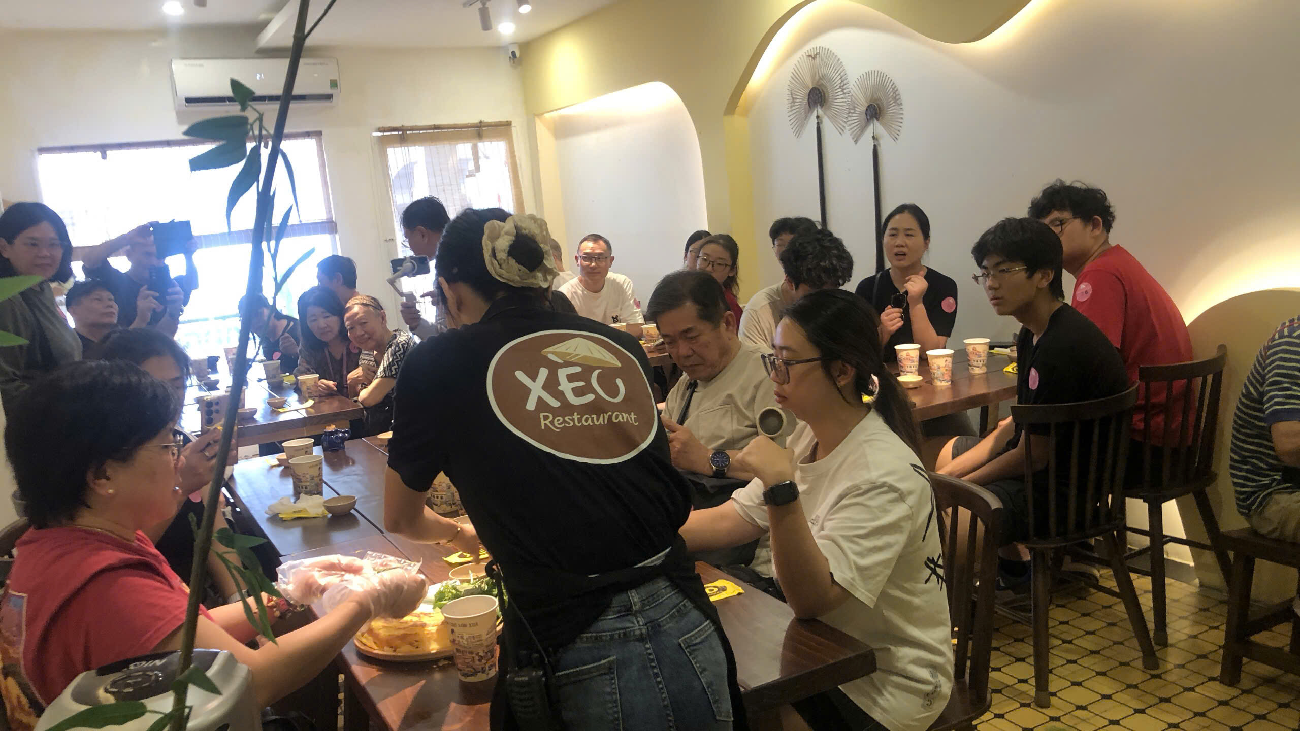 Nhân Viên Phục Vụ